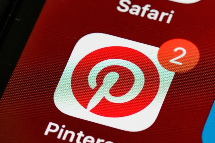 How Pinterest's Smart Feed Algorithm Delivers New and Relevant Home Feeds (Pexels)